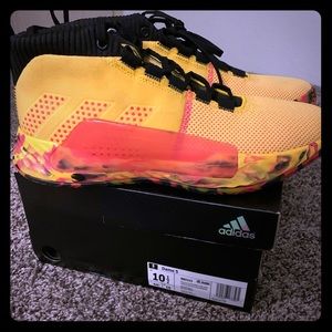 🏀Dame 5’s💯NEW🙅🏽never worn🏀